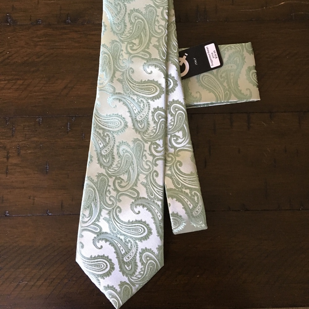 Men’s Paisley Neck Tie